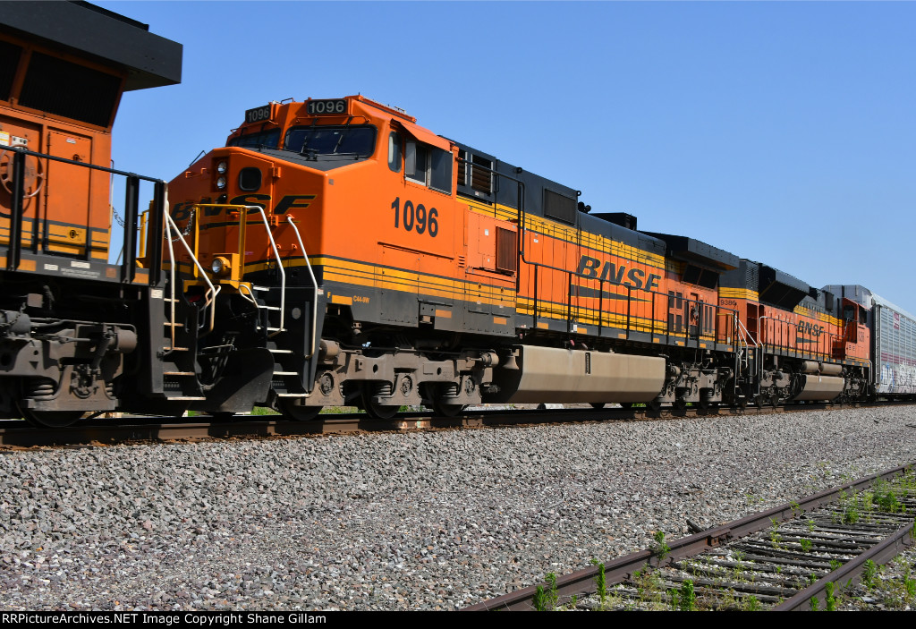 BNSF 1096 Roster shot.